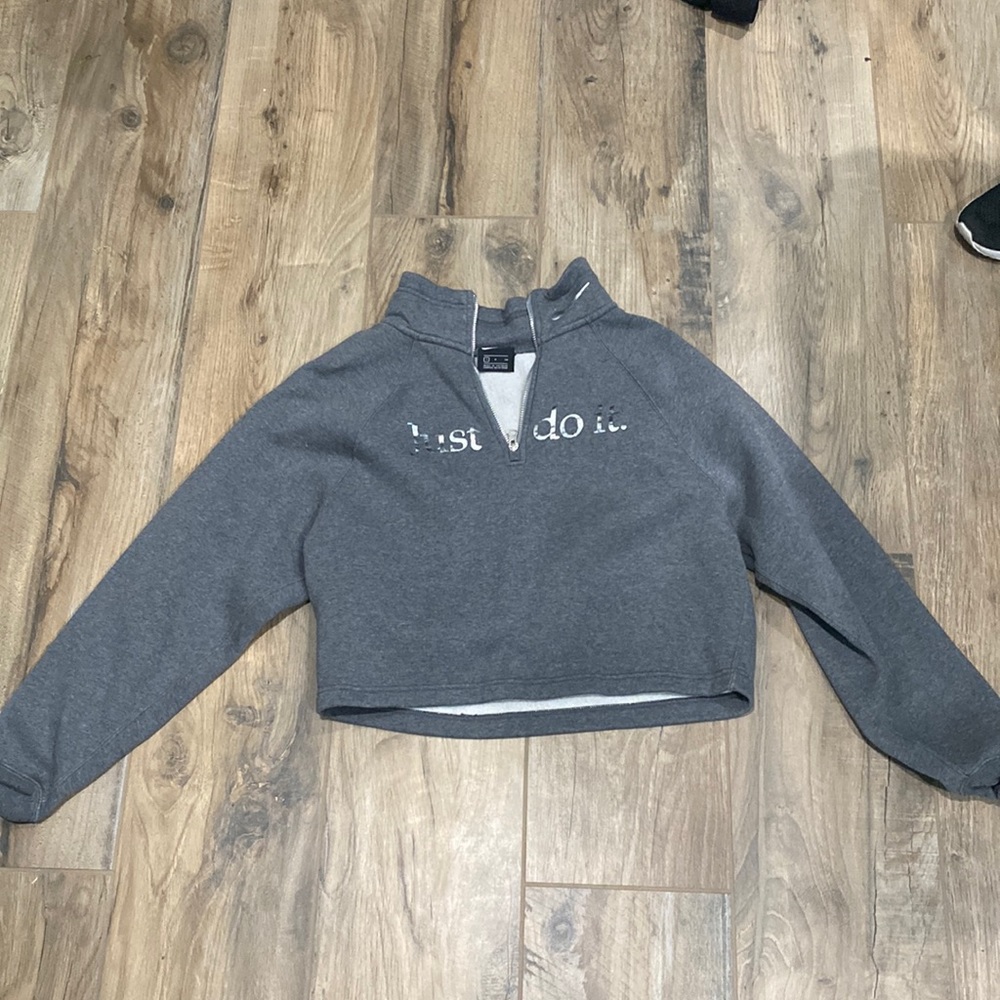 Nike cropped sweater shirt
